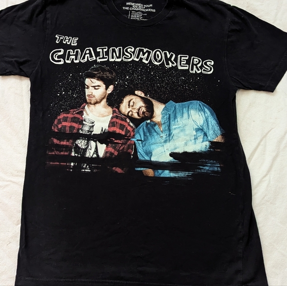 The Chainsmokers Vintage 2017 Concert Tee Memories Do Not Open Loc/Dates Back - Picture 1 of 7